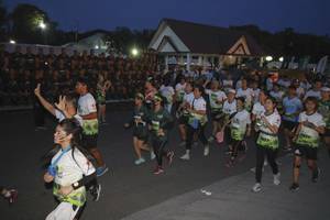 BIB: 
                            <button type="button" onclick="openModal(3530554)" class="btn btn-primary btn-sm float-right btn-popup" data-toggle="modal" data-target=".modal-high-quality">
                        <i class="fas fa-shopping-cart"></i> Add to Cart
                    </button>
                                            <button type="button" onclick="isThisMe(3530554, true)" class="btn btn-success btn-sm float-right btn-popup btn-isme hidden" data-toggle="tooltip" data-placement="bottom" title="นี่คือรูปของคุณใช่ไหม คลิกที่นี่เพื่อเอาเข้าอัลบั้ม">
                        <i class="fas fa-plus"></i> Add to album
                    </button>
                    <button type="button" onclick="isThisMe(3530554, false)" class="btn btn-warning btn-sm float-right btn-popup btn-isnotme hidden">
                        <i class="fas fa-ban"></i> Remove from album
                    </button>